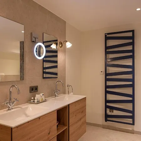 ベッド・アンド・ブレックファスト Le Clos De Mansart