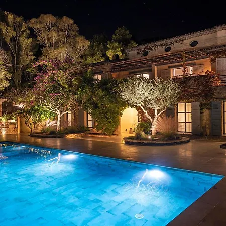 Le Clos De Mansart 4*