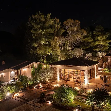 Le Clos De Mansart 4*