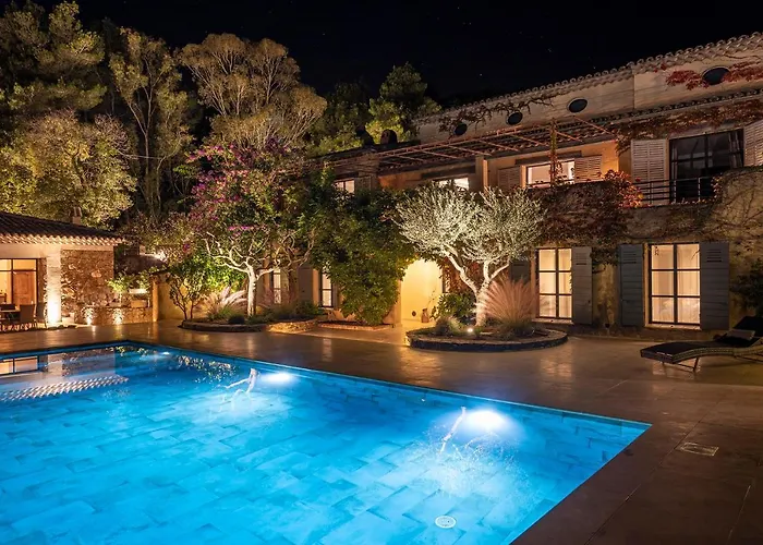 Le Clos De Mansart 4*