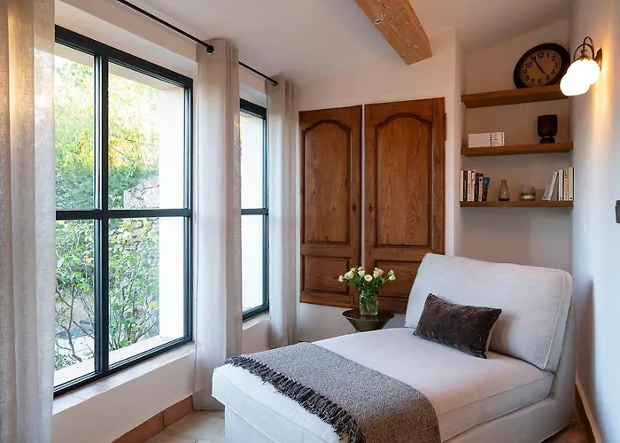 Le Clos De Mansart 4*
