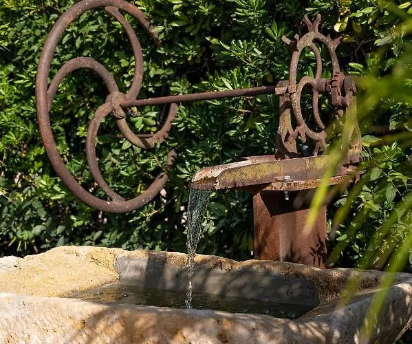 Le Clos De Mansart 4*