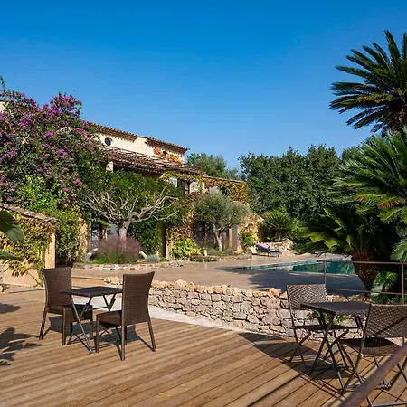 Le Clos De Mansart לינה וארוחת בוקר 4*