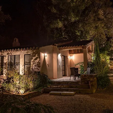 Le Clos De Mansart Bed & Breakfast