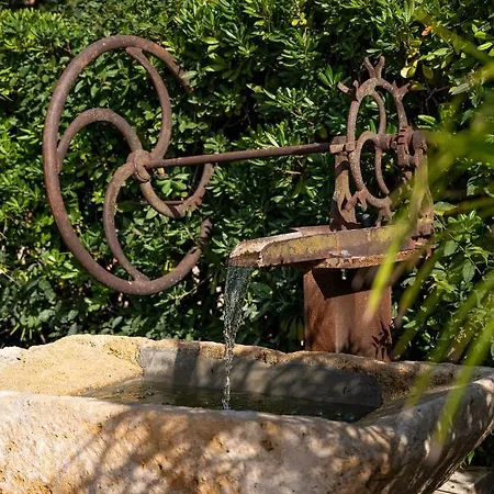 Le Clos De Mansart 4*