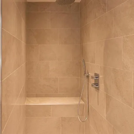 Le Clos De Mansart 4*