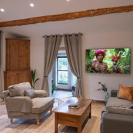 Le Clos De Mansart Bed & Breakfast