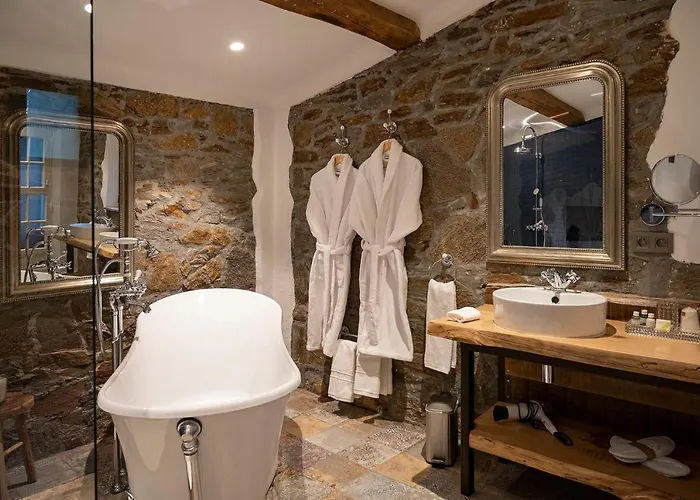 Le Clos De Mansart ベッド・アンド・ブレックファスト グリモー