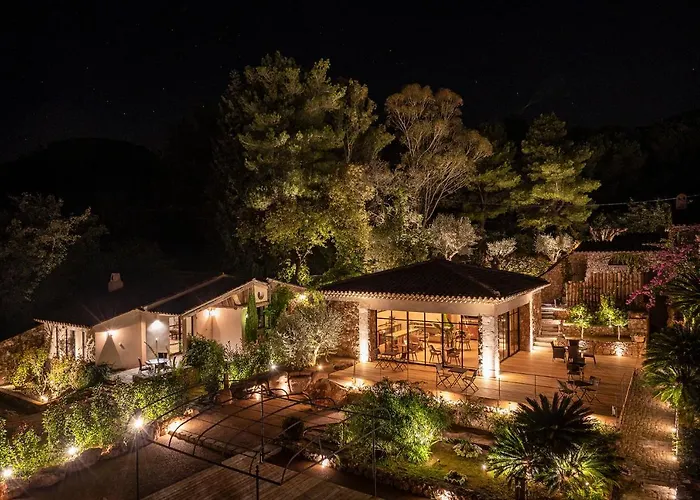 Le Clos De Mansart 4*