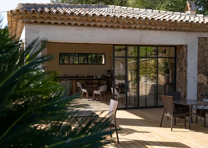 Le Clos De Mansart 4* Grimaud